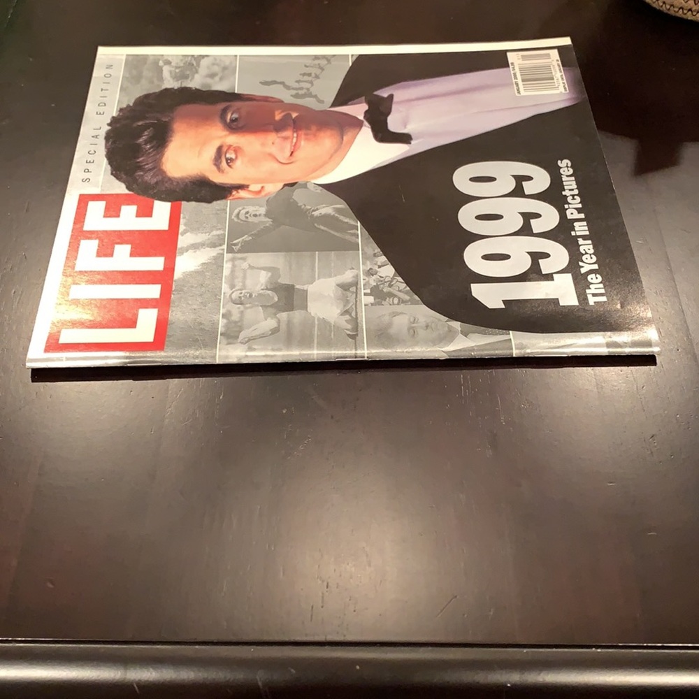 Vintage Life Magazine - 1999 - Picture 3 of 6